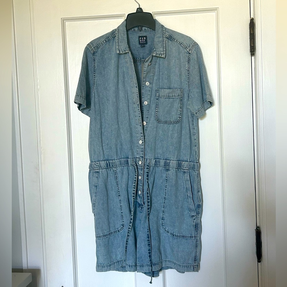 GAP DENIM JUMPSUIT - WOMEN’S SIZE M